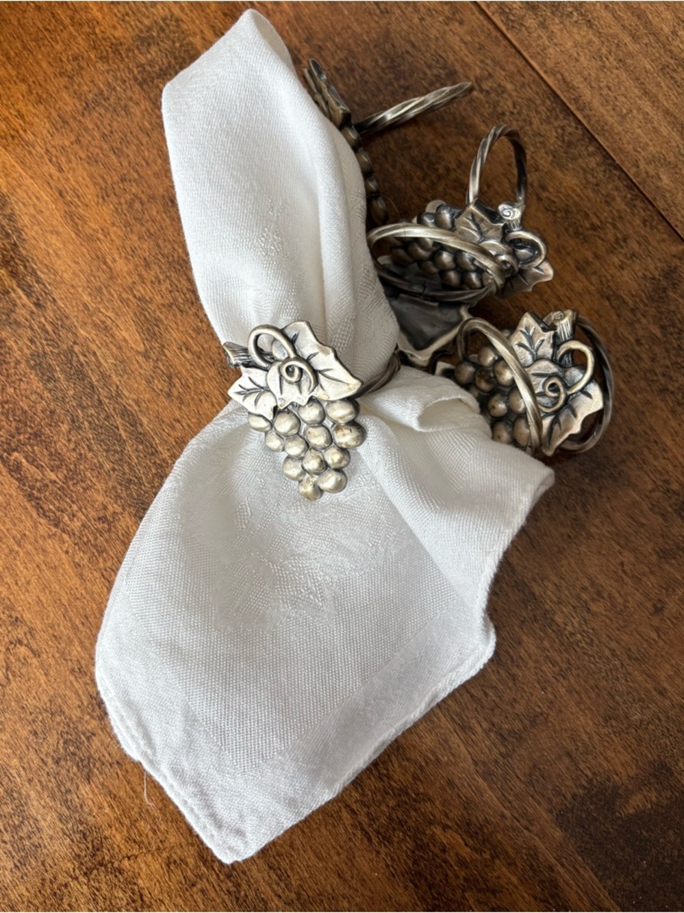 Vintage Pewter Look Grapevine Cluster Napkin Ring Set w Twisted Naokin Holder 2”